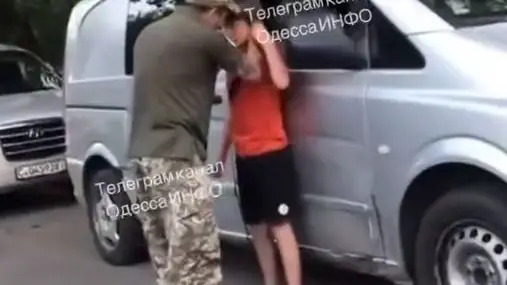 В Одесі працівника ТЦК, який схопив за горло 13-річного хлопця, суд відправив під варту
