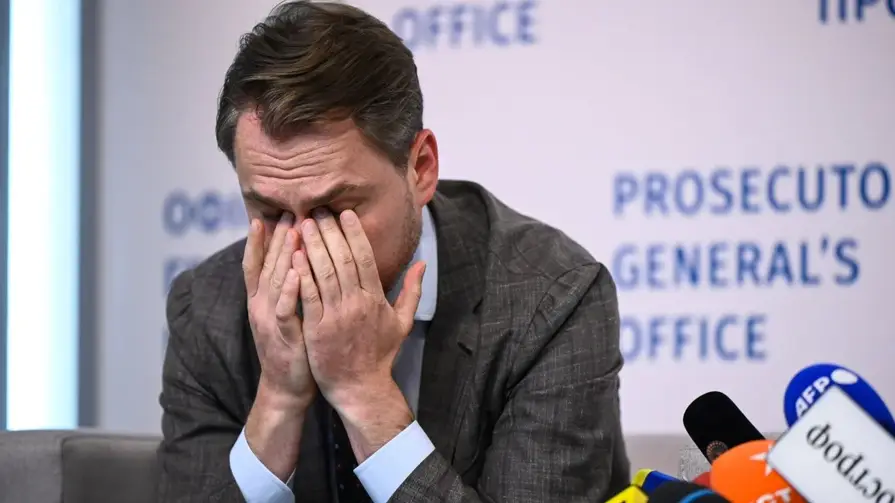 Важливо! Руслан Кравченко подав у відставку: генпрокурор назвав своє рішення «політичним»