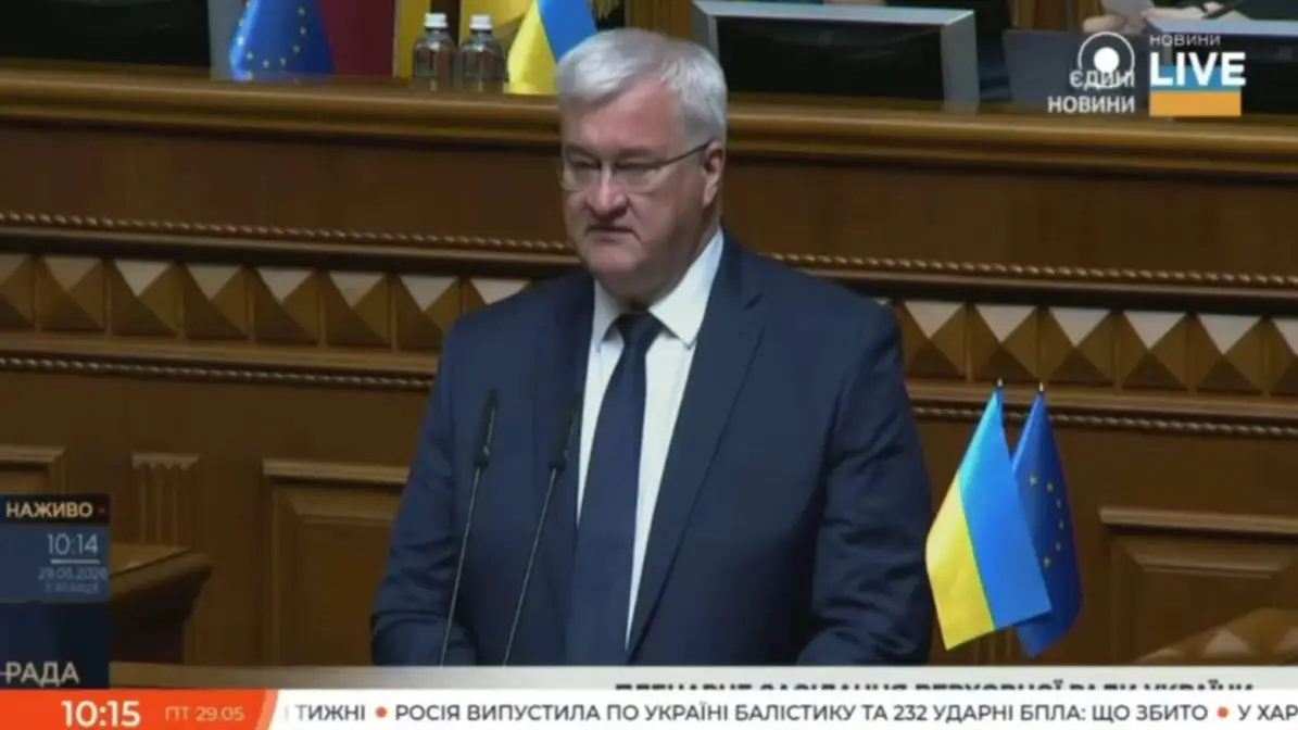 За українців доведеться боротися: у МЗС зробили важливу заяву про 8 мільйонів громадян за кордоном