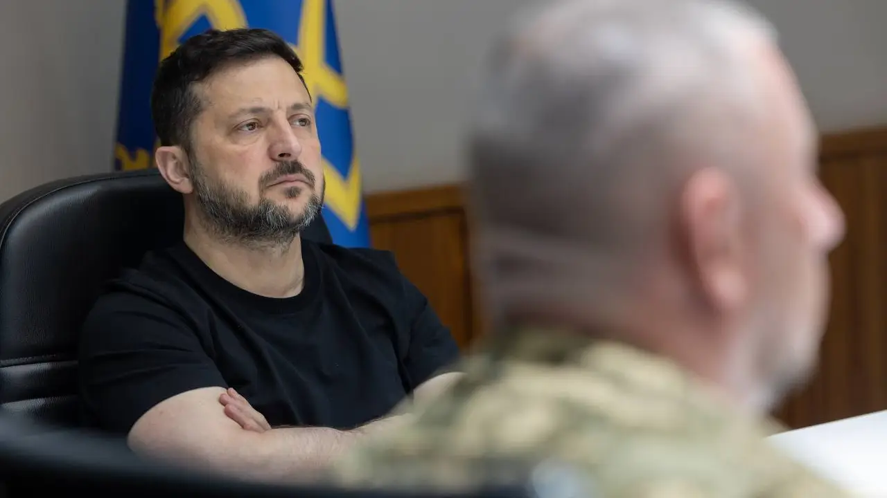 Зеленський другий день збирає військове командування: названо 6 генералів і головні проблеми фронту