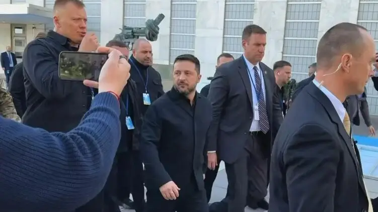 Зеленський різко відповів на запитання про поїздку до Москви: «На ракеті, блядь»
