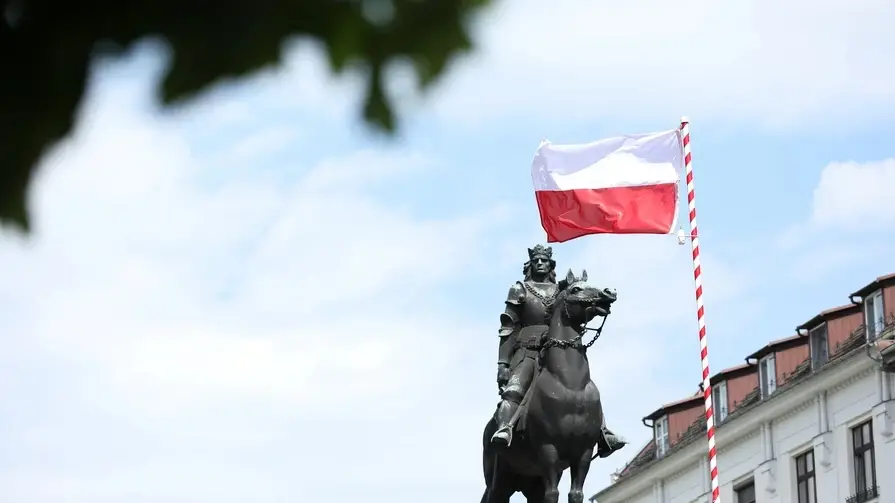Жах у Польщі! Вісім нападників побили трьох 20-річних українців після «лекції про Волинь»
