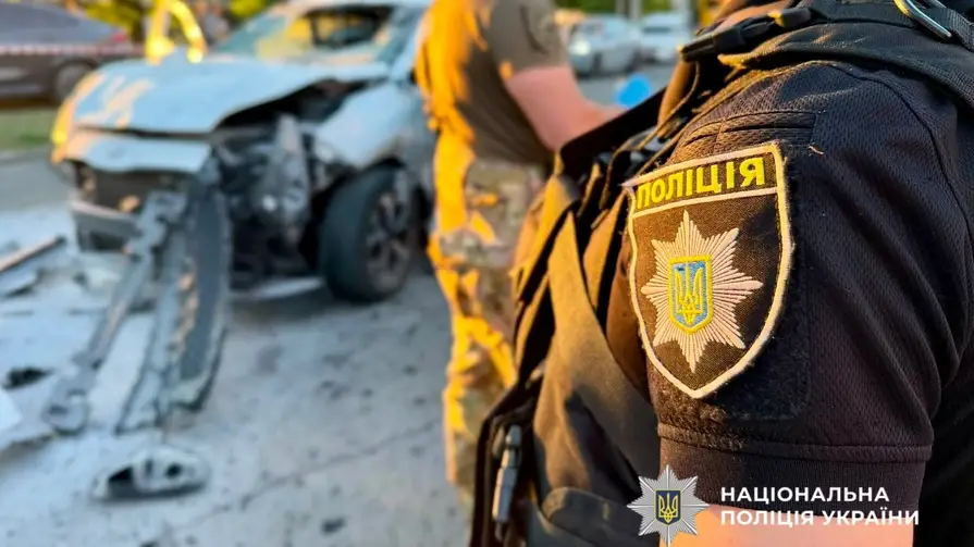 Жах в Одесі! Авто вибухнуло просто під час руху: водій загинув, жінку терміново госпіталізували