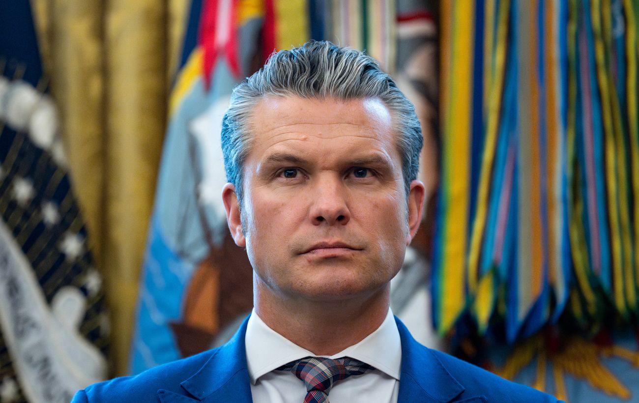 Ормузский пролив открыт, мешает только Иран: Гегсет сделал противоречивое заявление