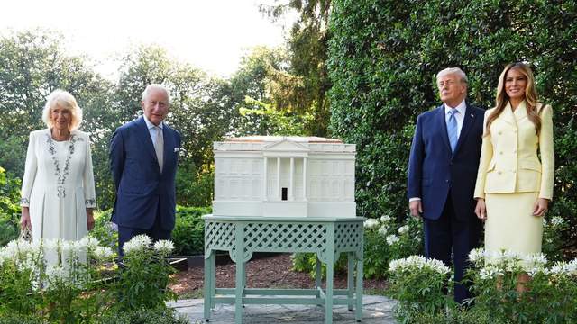 Камілла та Меланія Трамп з’явилися у ніжних образах