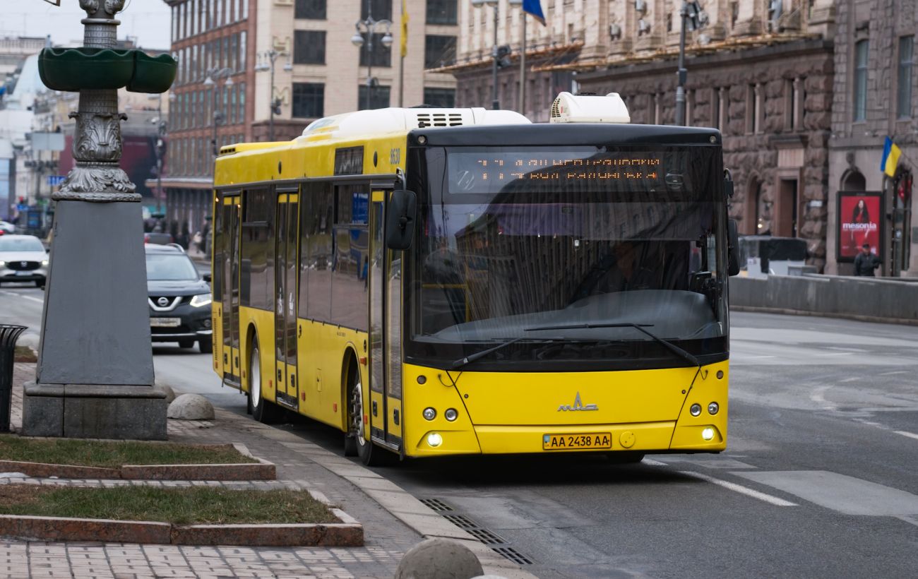 У Києві на вихідних змінять маршрути автобусів: перелік