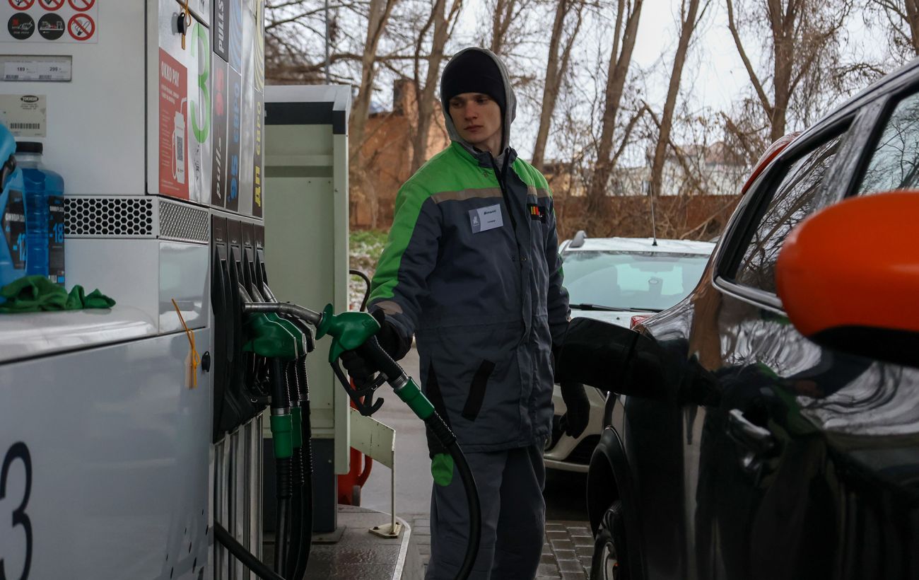 Ціни на бензин зросли до 72 грн: чому дорожчає пальне на АЗС і чого очікувати далі