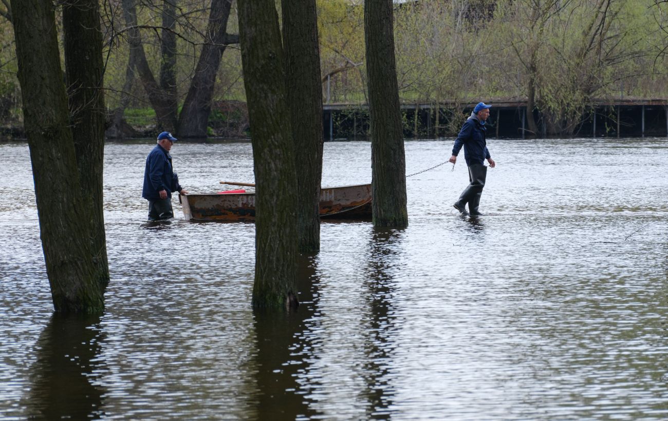 В Україні завтра прогнозують дощі та можливе підвищення рівня води в річках: де чекати опадів