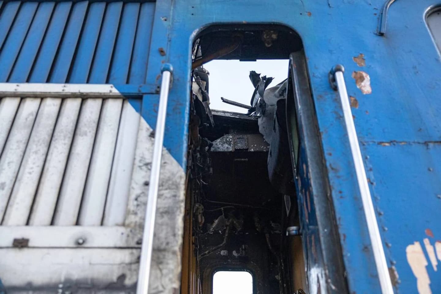 Російський дрон атакував пасажирський поїзд «Київ — Суми»