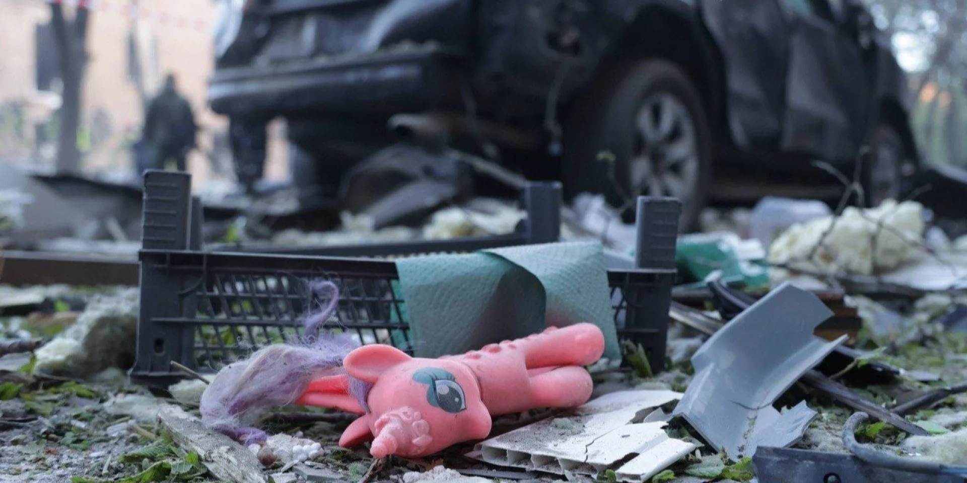 Війська РФ завдали масованої атаки по Дніпру: пошкоджений будинок, є загиблі та поранені