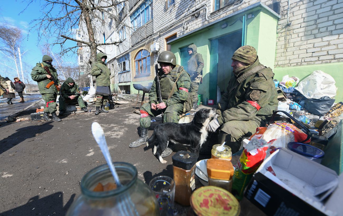Окупанти влаштували «полювання» на людей із посилками на захопленій Луганщині