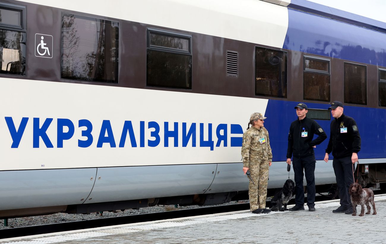 “Укрзалізниця” повертає поїзди до графіка після ремонтів: частина рейсів затримується до 4 годин