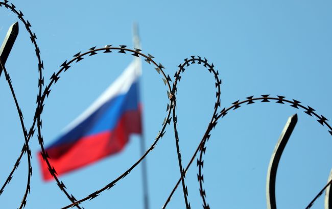 Наймасштабніші санкції за два роки: ЄС б’є по нафті, банках і ВПК РФ