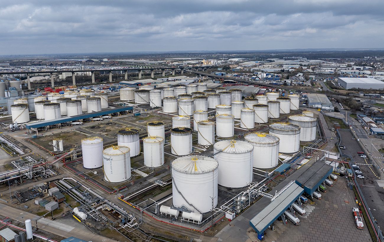 32 країни вирішили випустити 400 млн барелів нафти через війну навколо Ірану