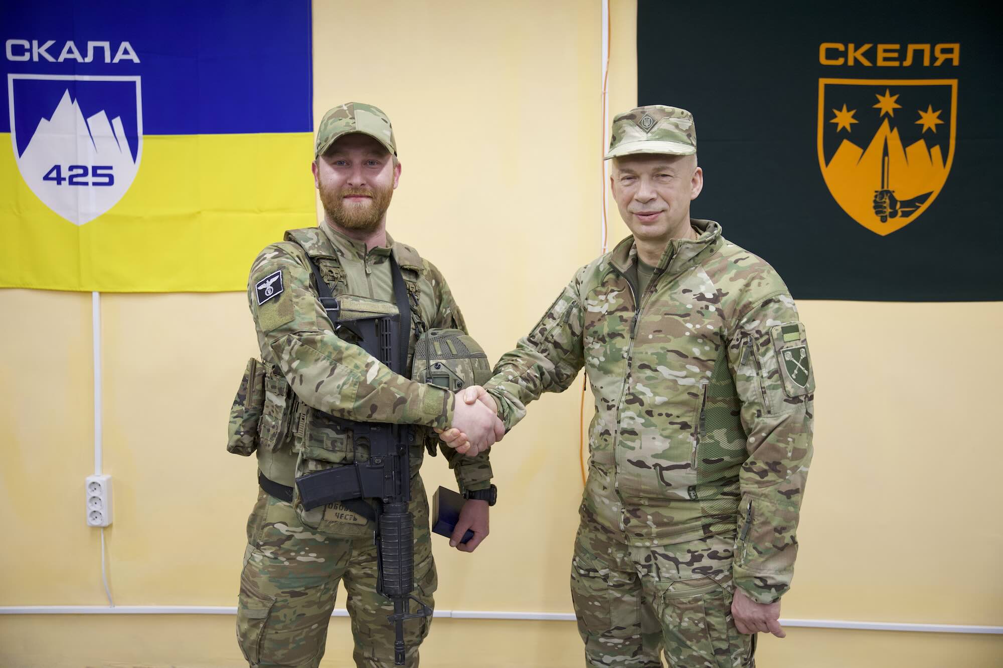 Бойовий медик полку «Скеля» зі Львівщини нагороджений «Золотим Хрестом» від Сирського