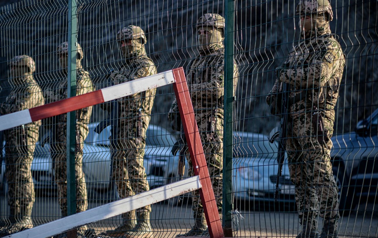 На межі конфлікту? Азербайджан розгортає ППО та стягує сили до іранського кордону.