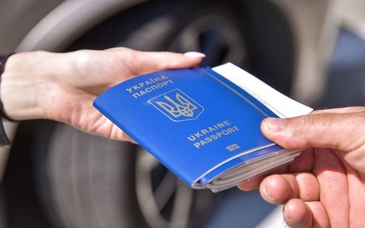 Кабмін дозволив заступникам міністра оборони погоджувати виїзд військових за кордон