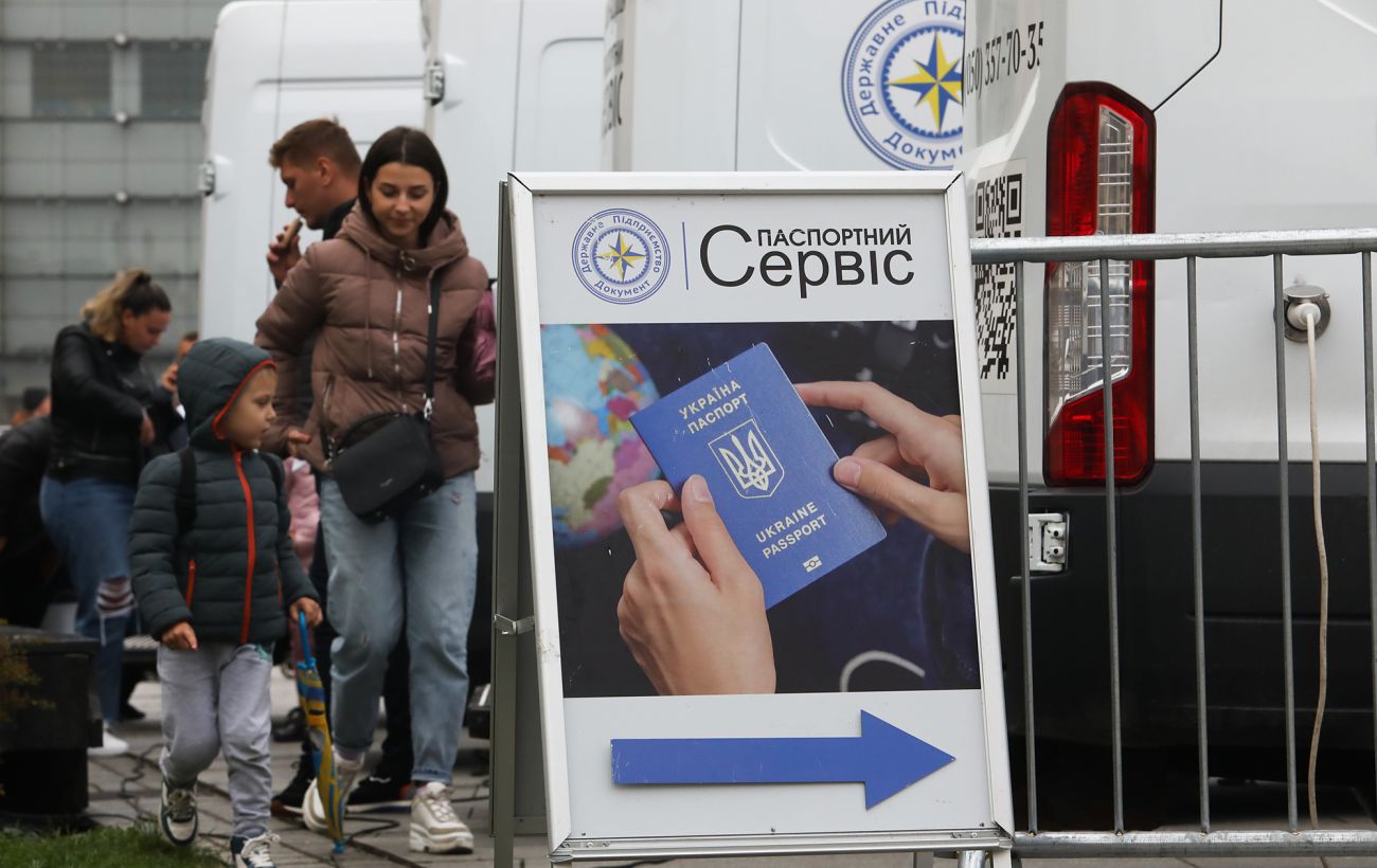 У Лондоні та Варні запис до ДП «Документ» переводять у «Дію» замість черг