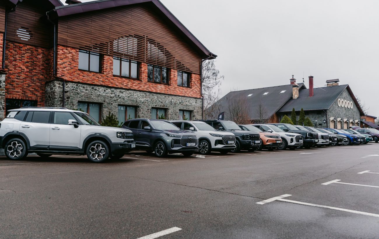 Тільки кросовери? В Україні визначили десятку фіналістів «Авто року 2026».