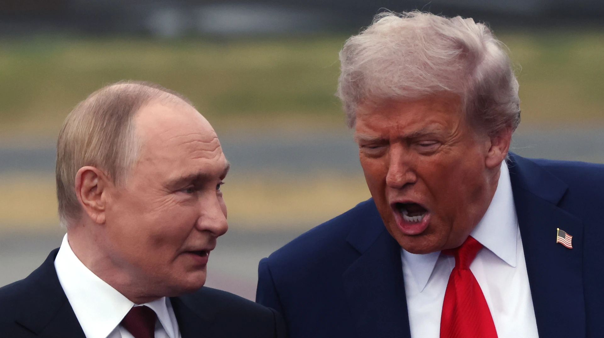 Дональд Трамп вдарив митами по 80+ країнах: тарифи до 12,5% запустили нову торговельну війну