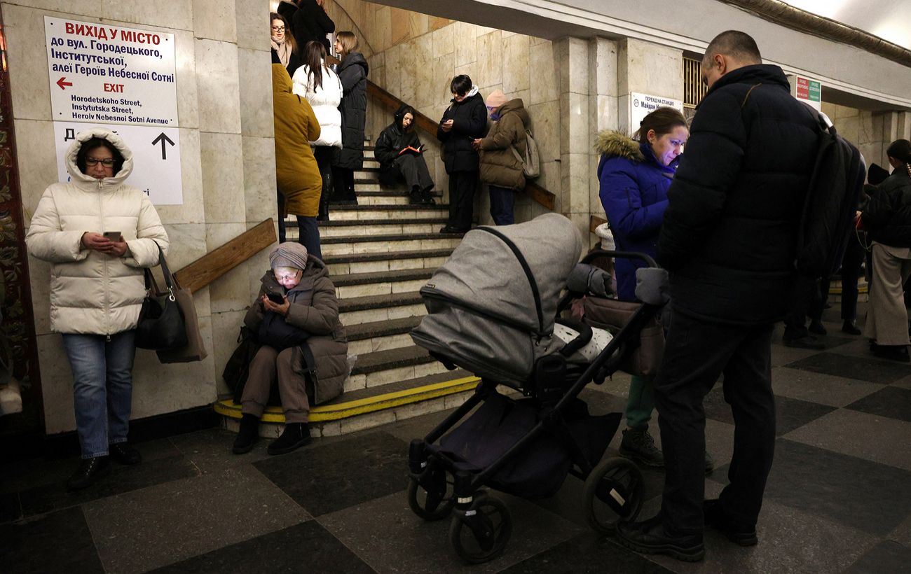 У Києві пролунали вибухи під час атаки дронів