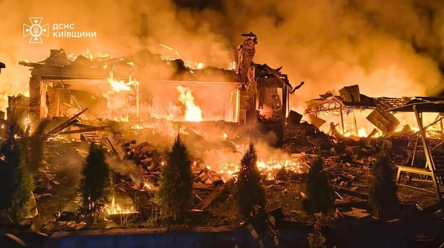 Фото! Росіяни вдарили по Київщині: 3 загиблих, серед них дитина, ще 3 людей поранені