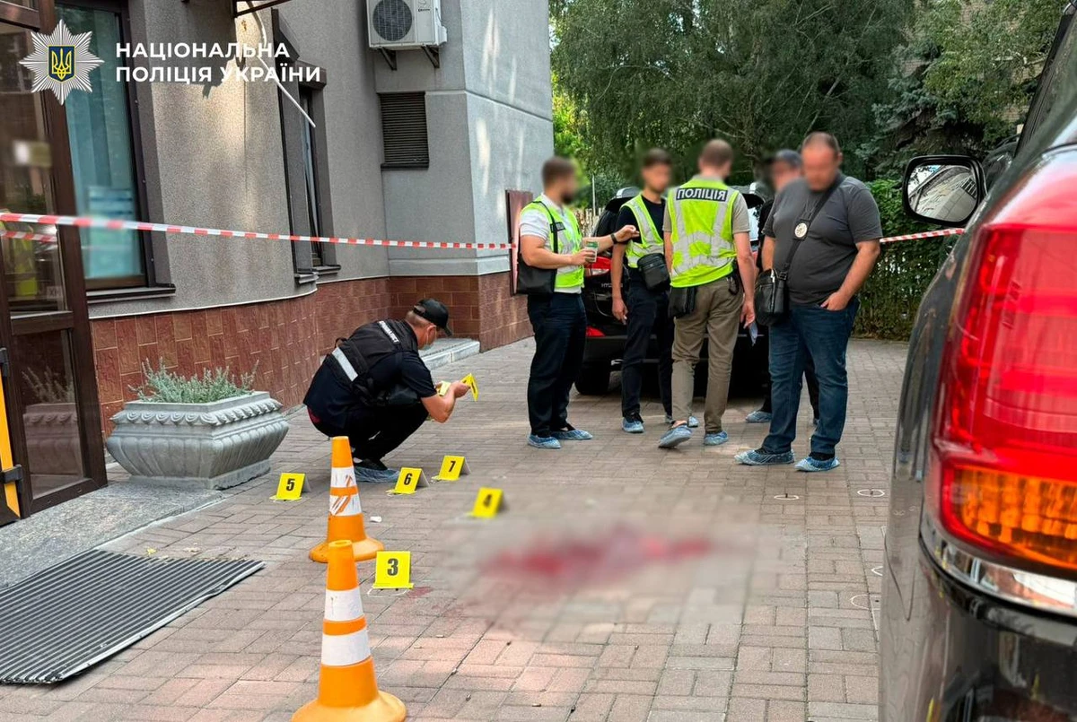 Фото! Ще одна стрілянина у Києві: є постраждалий, озброєного нападника шукає спецпідрозділ КОРД