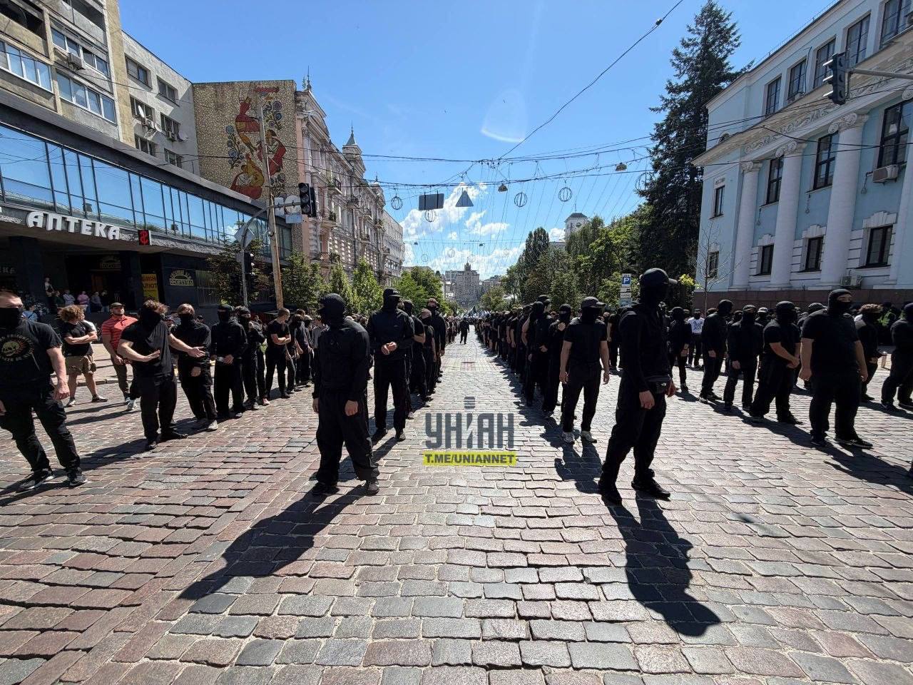 «Я проти вступу до ЄС»: що заявив Корчинський на Марші традиції у Києві