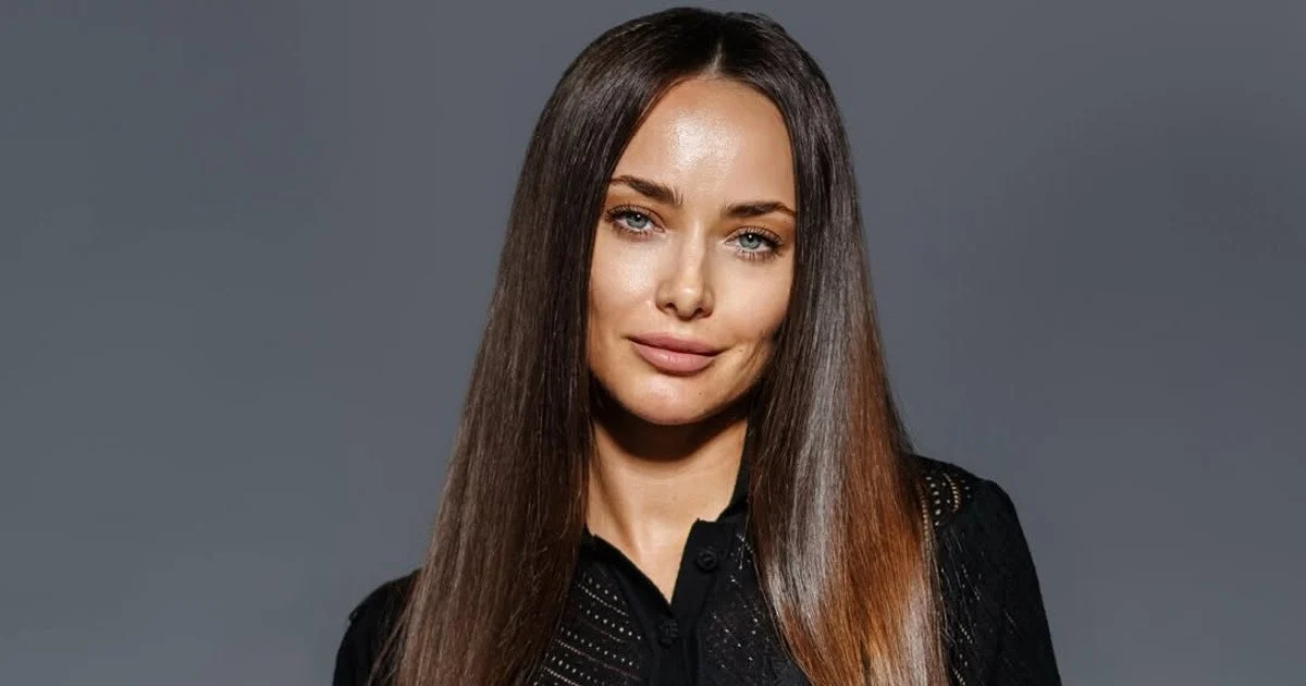 Ксенія Мішина шокувала новим образом і відрізала чубчик: «Мені дуже личить». Фото до і після!