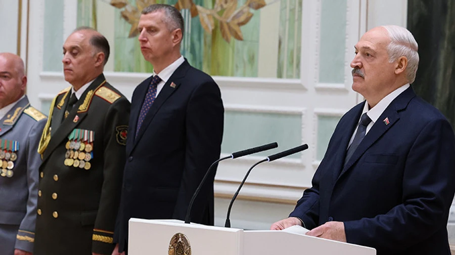 Лукашенко заявив, що не відправлятиме білоруських військових в Україну