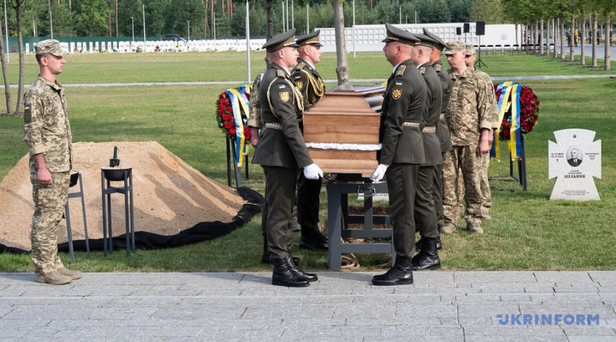 Нарешті! Євгена Коновальця перепоховали в Україні — Зеленський зробив важливу заяву