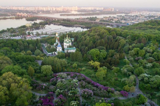 Несподівана холоднеча в Києві: синоптики попереджають про дощі та зниження температури