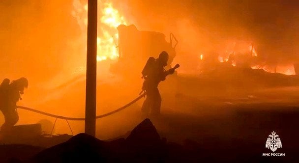 Нова атака дронів на Росію: вибухи і пожежі в Таганрозі