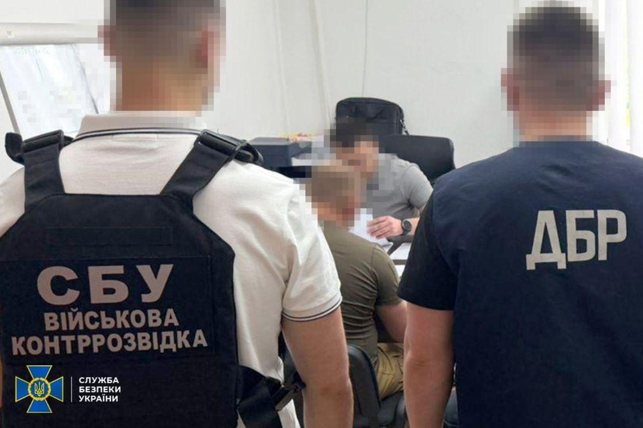 Паперова мобілізація: трьом керівникам ТЦК вручили підозри