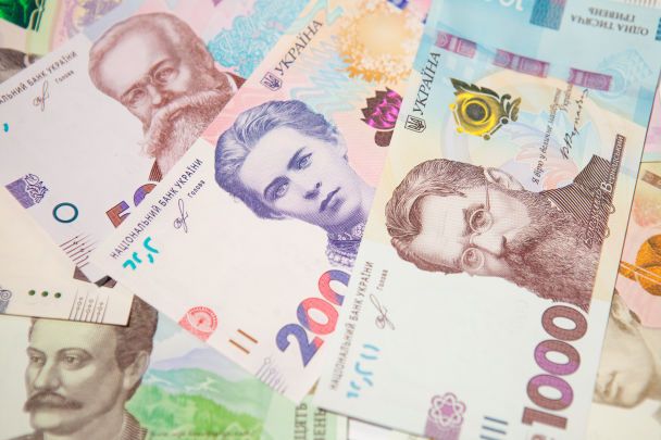 Пенсійні надбавки для почесних донорів: які права мають українці