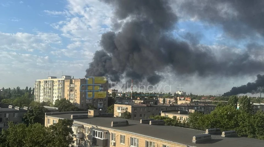 Перемога! Дрони рознесли нафтобази та військовий завод у Ростовській області