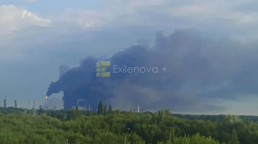 Перемога вже близько! Дрони прорвалися на 1400 км углиб росії: палає гігантський НПЗ «Газпрому»
