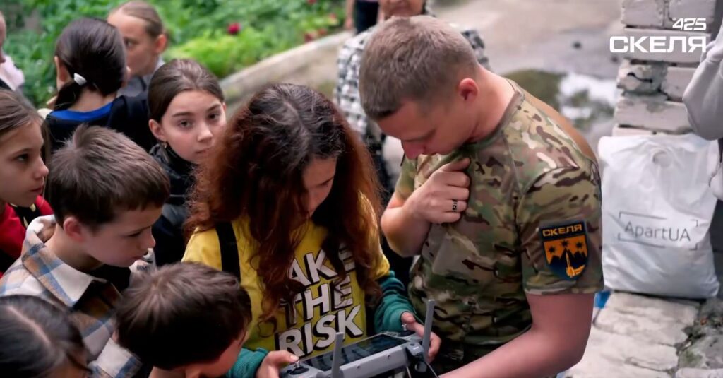 Полк «Скеля» провів зустріч із учнями гімназії «Ерудит»