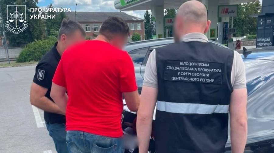 Працівникам ТЦК на Київщині та Чернігівщині оголосили підозри через побиття чоловіків