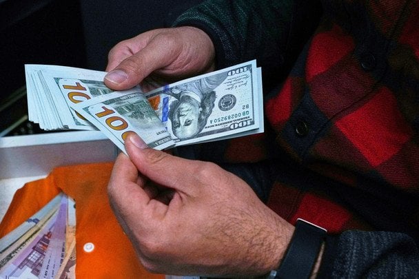 Прогнози щодо валютного курсу долара та євро на червень: експерт ділився очікуваннями