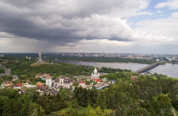 Приготуйтесь до похолодання: негода та дощі в Києві 3 червня