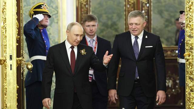 путін прийняв Фіцо у Кремлі: чи було послання від Зеленського