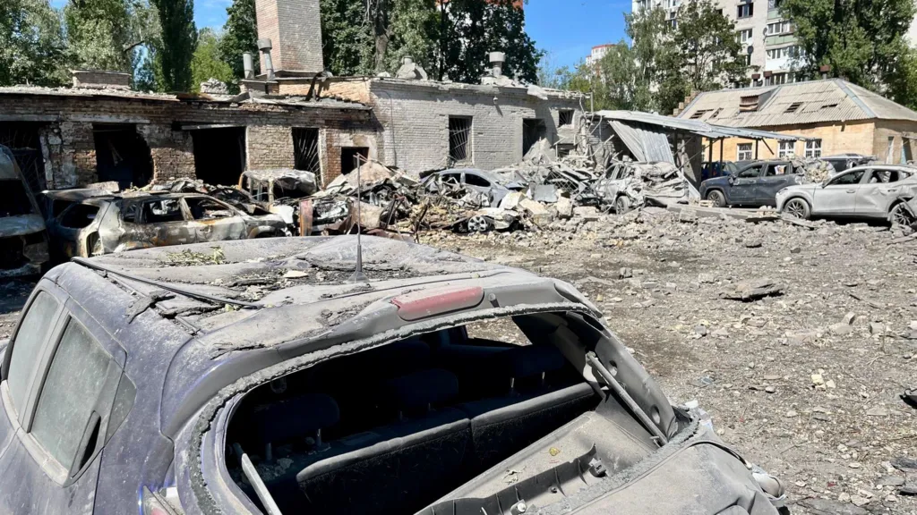 РФ вдарила по Києву ракетами й 168 дронами: щонайменше 15 загиблих. ФОТО