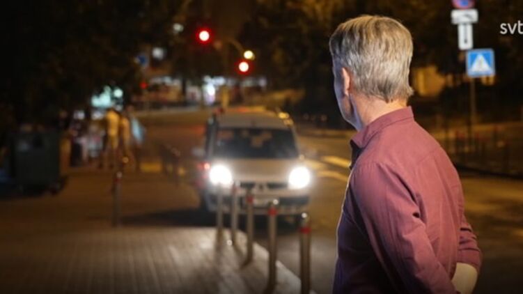 Шведські журналісти зняли силове затримання чоловіка в Києві: «Це буденна картина»