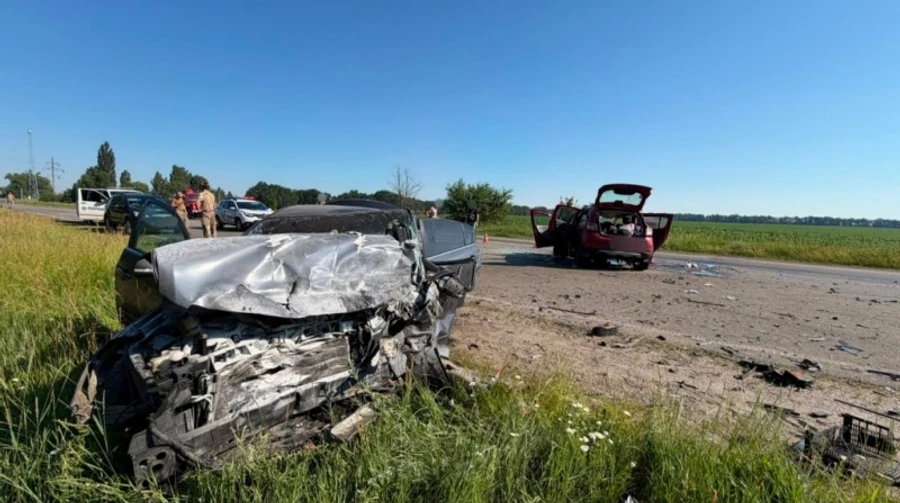 Смертельний обгін на Київщині: у ДТП загинули п’ятеро людей