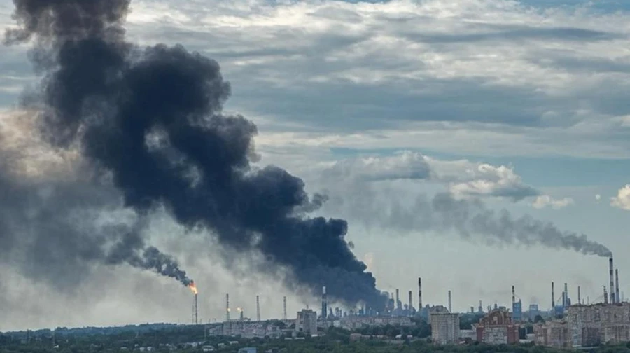 ССО уразили найбільший НПЗ росії в Омську