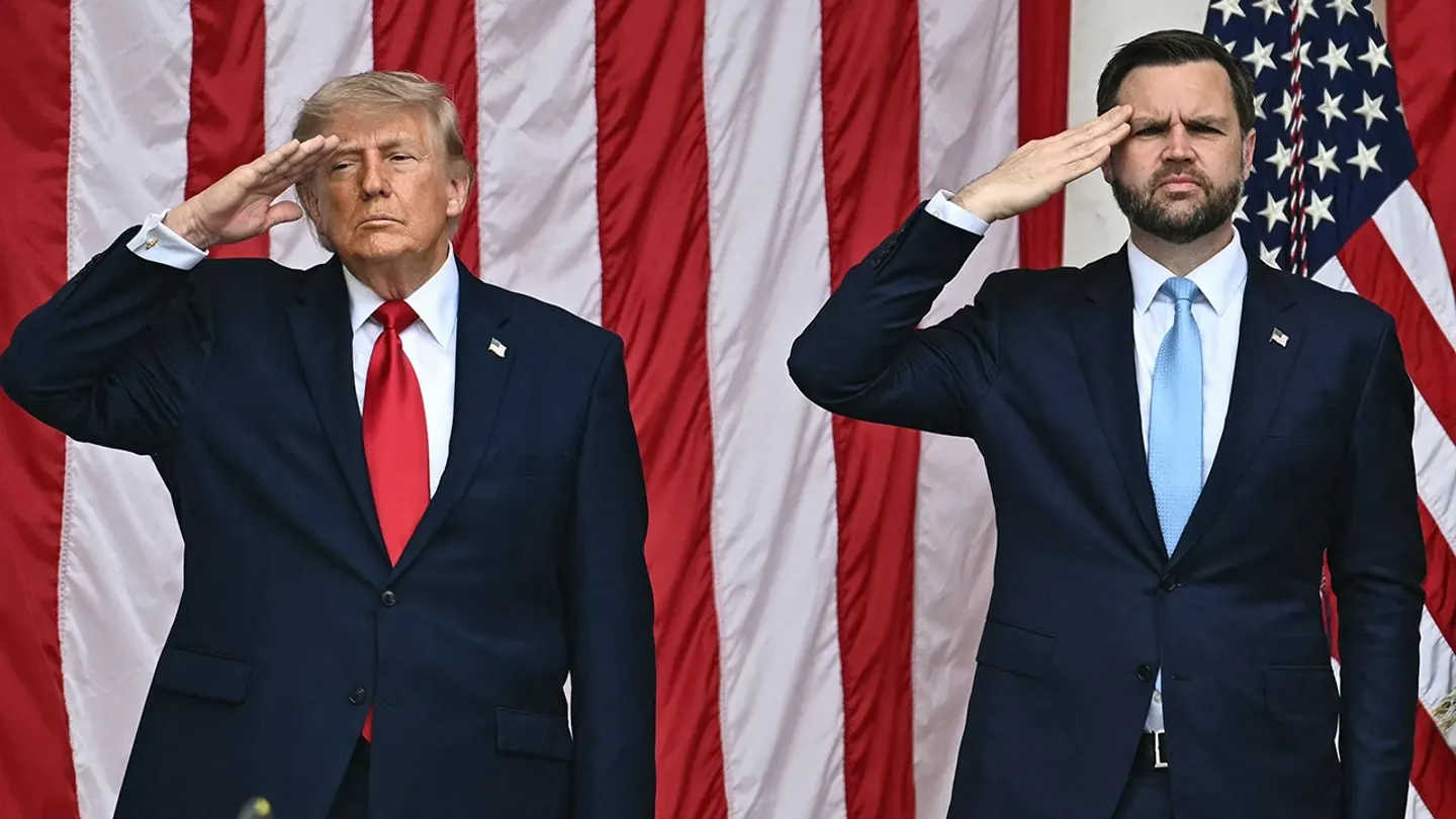 Трамп і республіканці йдуть ва-банк перед виборами: Джонсон заявив про «боротьбу з комунізмом»