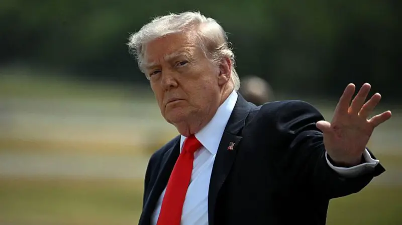 Трамп знову дивиться у бік сили: США можуть повернутися до ударів по Ірану