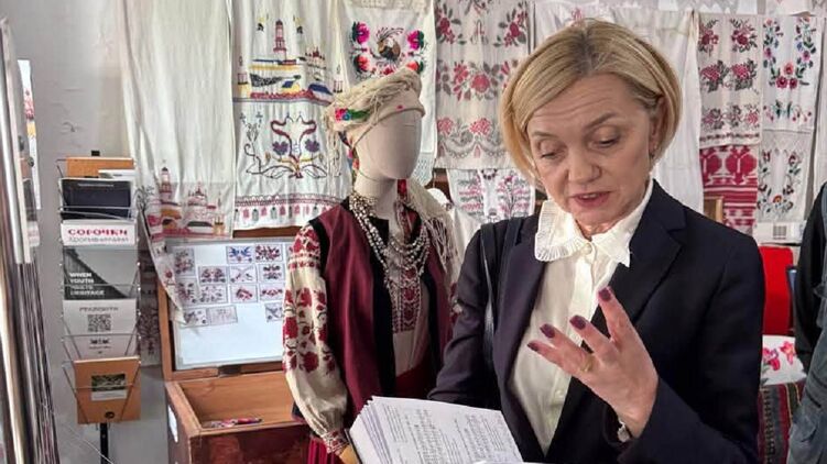 «Це інше?» Увага! Українка обурилася через російську мову силовиків під час перестрілки в Києві