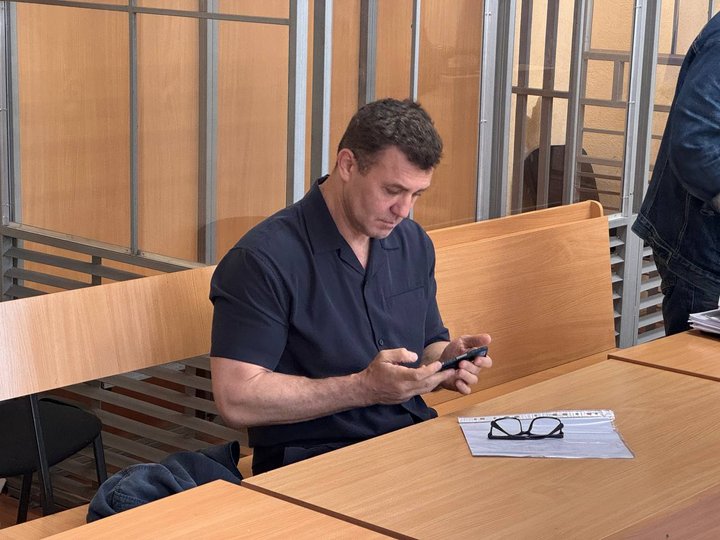 Тищенка примусово привели до суду в Дніпрі: що вирішили у гучній справі